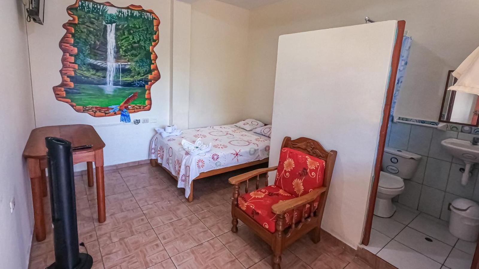 Shoffi'S House Backpackers Hotel Tarapoto Bagian luar foto